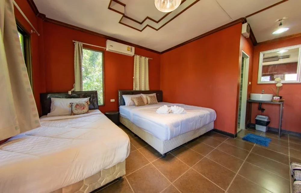 Family Suite Room in Koh Samet at Tom Pizza Resort